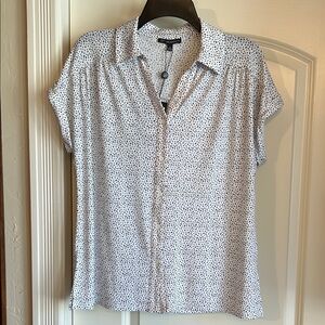 NWT Adrianna Papell Top. Size Medium